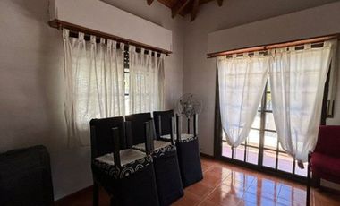 Oportunidad casa de 5 ambientes con cochera