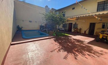 Oportunidad casa de 5 ambientes con cochera