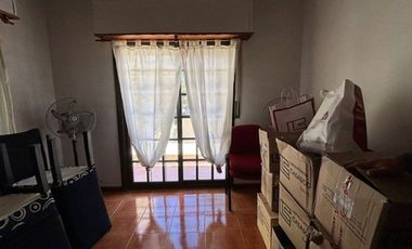 Oportunidad casa de 5 ambientes con cochera