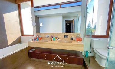 Casa en Venta en Condominio Los Bosques