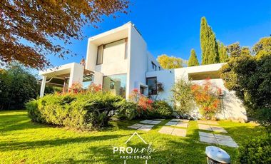 Casa en Venta en Condominio Los Bosques