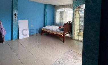VENTA DE CASA RENTERA CON GALPON DIAGONAL AL HOSPITAL DE JIPIJAPA