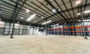 BODEGA EN ALQUILER EN COMPLEJO PRIVADO CON SEGURIDAD ARMADA 24/7 (EliA)