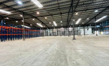 BODEGA EN ALQUILER EN COMPLEJO PRIVADO CON SEGURIDAD ARMADA 24/7 (EliA)