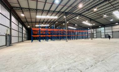 BODEGA EN ALQUILER EN COMPLEJO PRIVADO CON SEGURIDAD ARMADA 24/7 (EliA)