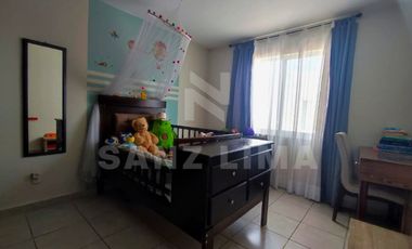 Residencial Puerta de Piedra: Moderna casa en excelentes condiciones.
