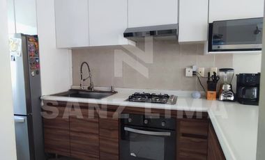 Residencial Puerta de Piedra: Moderna casa en excelentes condiciones.