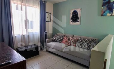 Residencial Puerta de Piedra: Moderna casa en excelentes condiciones.
