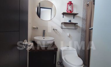 Residencial Puerta de Piedra: Moderna casa en excelentes condiciones.