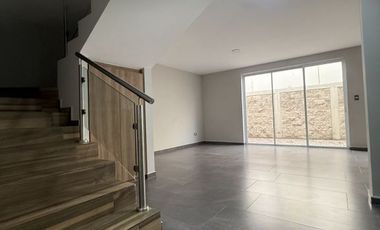Casas Nuevas en venta en Jorge Jiménez Cantú cerca de la estación Pino Suarez del tren interurbano, pabellón Metepec, plaza las Américas, Galerías