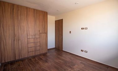 Casas Nuevas en venta en Jorge Jiménez Cantú cerca de la estación Pino Suarez del tren interurbano, pabellón Metepec, plaza las Américas, Galerías