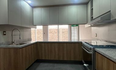 Casas Nuevas en venta en Jorge Jiménez Cantú cerca de la estación Pino Suarez del tren interurbano, pabellón Metepec, plaza las Américas, Galerías