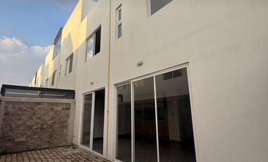 Casas Nuevas en venta en Jorge Jiménez Cantú cerca de la estación Pino Suarez del tren interurbano, pabellón Metepec, plaza las Américas, Galerías