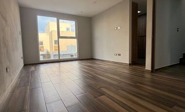 Casas Nuevas en venta en Jorge Jiménez Cantú cerca de la estación Pino Suarez del tren interurbano, pabellón Metepec, plaza las Américas, Galerías