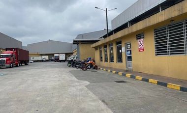 Bodega en alquiler 6000m² con andenes- En complejo -Vía a Daule km 16