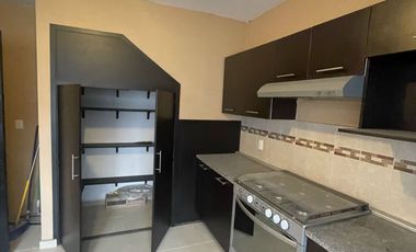 Casa amplia en un entorno seguro y comodo