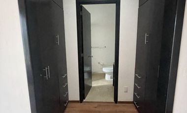 Casa amplia en un entorno seguro y comodo