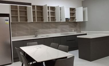 4 bedroom condo in clark freeport zone for rent with 4C.R for each room