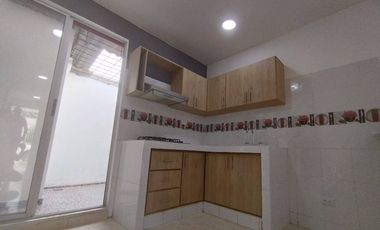 CASA EN ARRIENDO BARRIO SANTA ELENA 6|1570