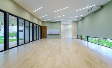 Lote a la venta en Playa del Carmen  con alberca, gym