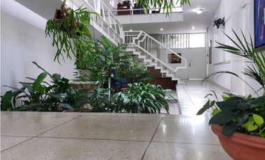 SE ALQUILA CASA CALI NORTE USO MIXTO GRANDE PARA CLINICA