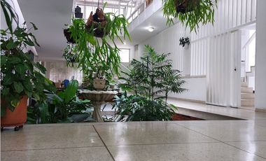 SE ALQUILA CASA CALI NORTE USO MIXTO GRANDE PARA CLINICA