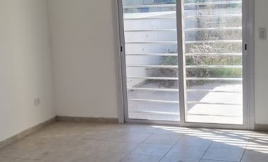 DUPLEX 3 AMBIENTES. BARRIO FELIX U. CAMET.