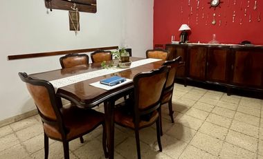 Venta de Casa 4 ambientes con garage en Barrio El Progreso