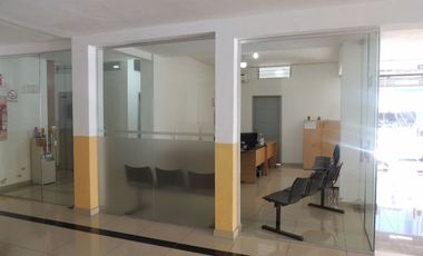 Venta Local oficinas y galpón Pilar Centro