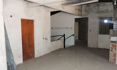 Venta Local oficinas y galpón Pilar Centro