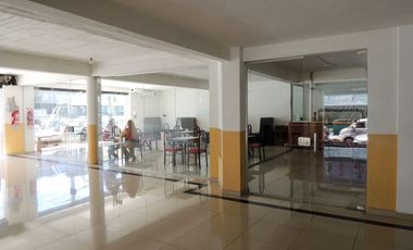 Venta Local oficinas y galpón Pilar Centro