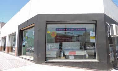 Venta Local oficinas y galpón Pilar Centro