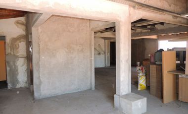 Venta Local oficinas y galpón Pilar Centro