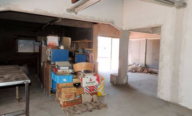 Venta Local oficinas y galpón Pilar Centro
