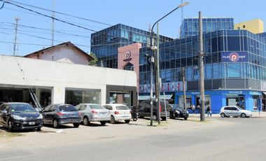 Venta Local oficinas y galpón Pilar Centro