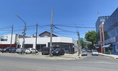 Venta Local oficinas y galpón Pilar Centro