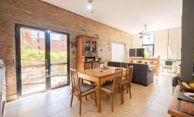 Venta Hermosa Casa Santo Tomé cercana al puente