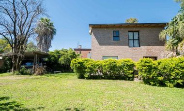 Venta Hermosa Casa Santo Tomé cercana al puente