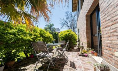 Venta Hermosa Casa Santo Tomé cercana al puente