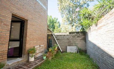 Venta Hermosa Casa Santo Tomé cercana al puente