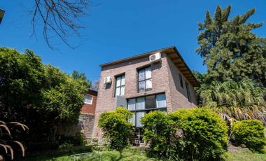 Venta Hermosa Casa Santo Tomé cercana al puente