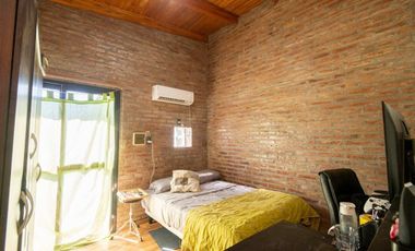 Venta Hermosa Casa Santo Tomé cercana al puente