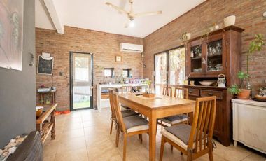 Venta Hermosa Casa Santo Tomé cercana al puente
