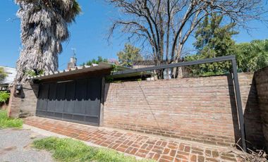 Venta Hermosa Casa Santo Tomé cercana al puente