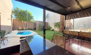 VENTA CASA 4 AMB. 2 COCHERAS, JARDÍN, DON BOSCO