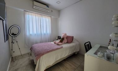 VENTA CASA 4 AMB. 2 COCHERAS, JARDÍN, DON BOSCO