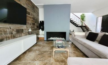 VENTA CASA 4 AMB. 2 COCHERAS, JARDÍN, DON BOSCO