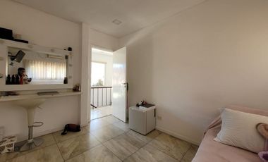 VENTA CASA 4 AMB. 2 COCHERAS, JARDÍN, DON BOSCO