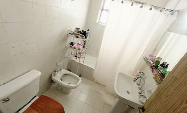 VENTA CASA 3 AMB CON PATIO Y COCHERA BERNAL