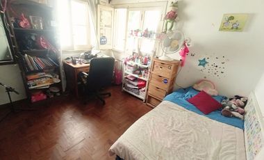 VENTA CASA 3 AMB CON PATIO Y COCHERA BERNAL